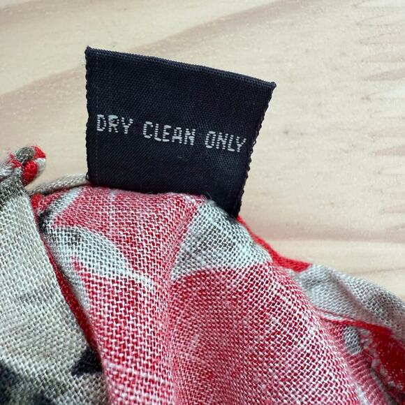 Vintage 80s Attaché Herman Geist Linen Red Floral Blouse Button Back Crewneck, 8 - Picture 10 of 10